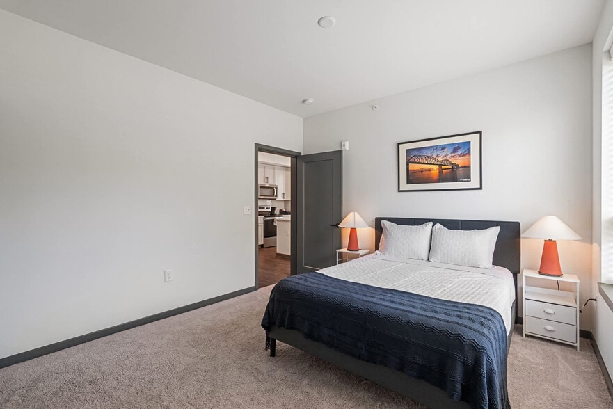 Building Photo - 6160 N Rural St