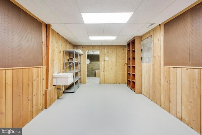 Building Photo - 4001 N Ridgeview Rd