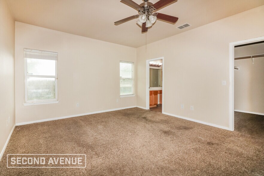 Building Photo - 2613 Las Brisas St
