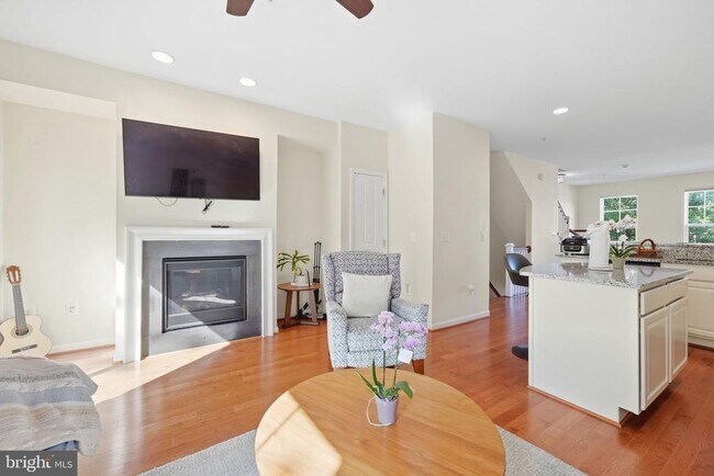 Building Photo - 1571 Renate Dr