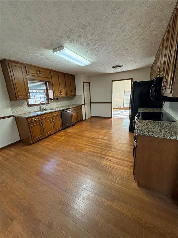 Building Photo - 910 Thousand Oaks Dr