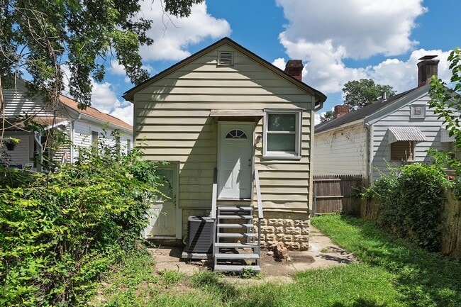Building Photo - 2741 Dakota Ave