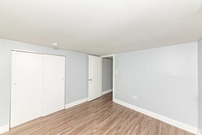 Building Photo - 4 bedroom in Lansing IL 60438