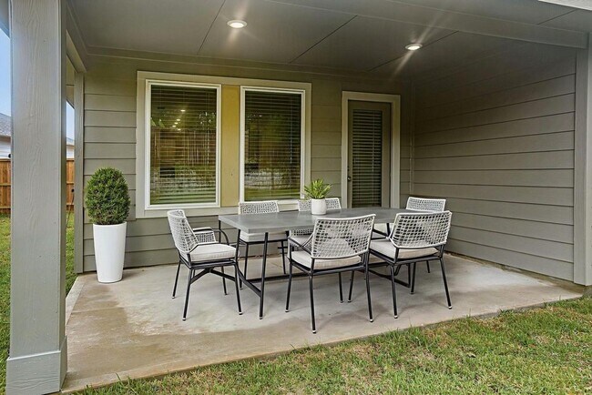 Building Photo - 1940 Velvet Oak Ln