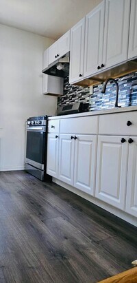 Building Photo - 5 Millers Ln