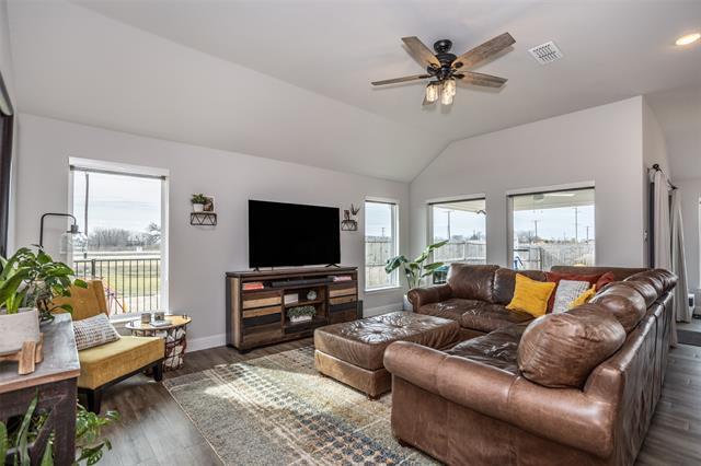Building Photo - 104 Bailey Ranch Dr