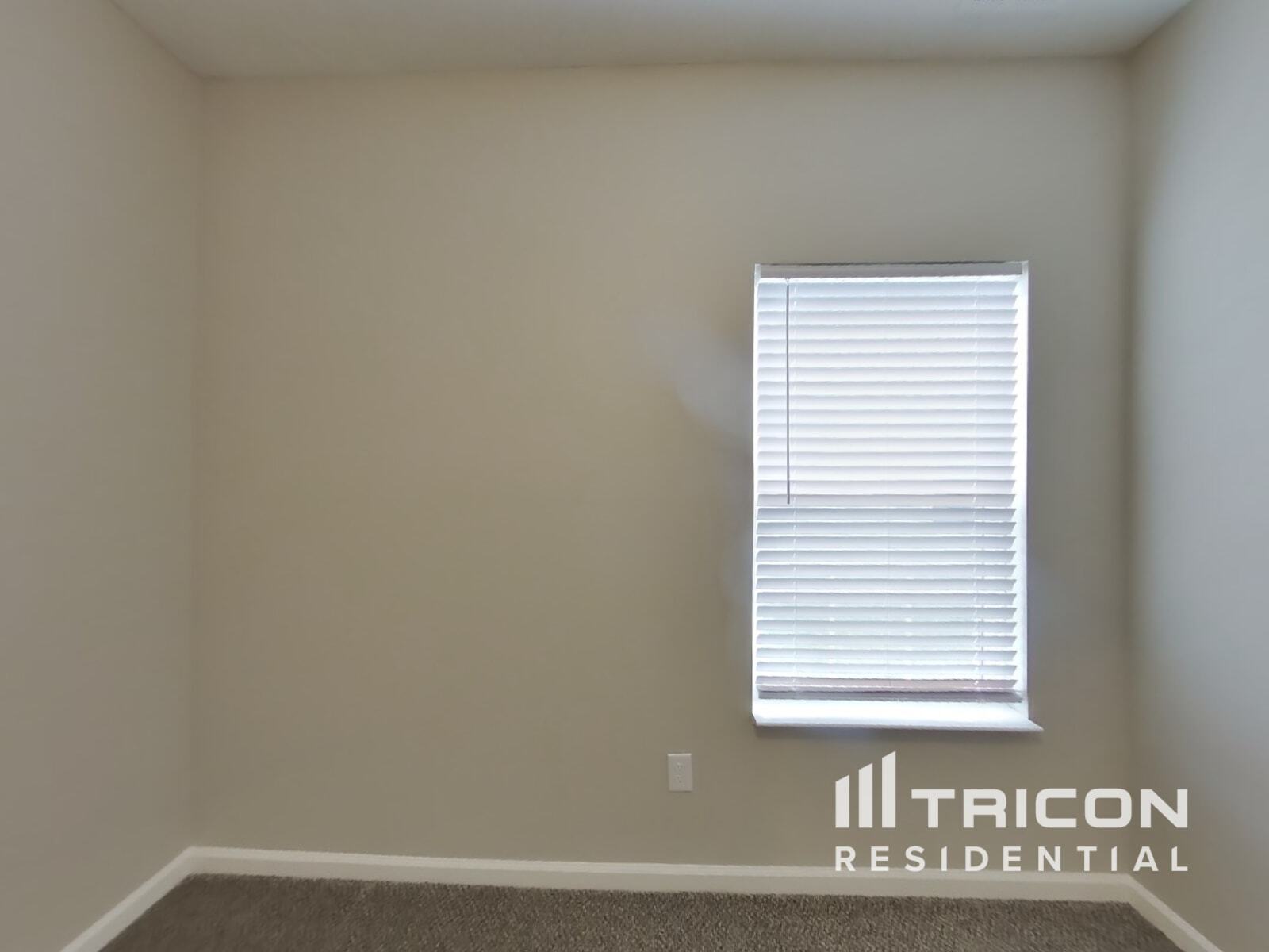 Building Photo - 485 Thunderwood Dr