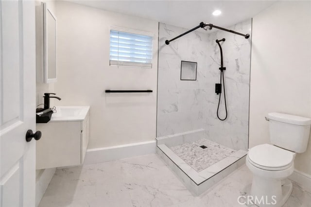 Building Photo - 1204 E Ave Q4