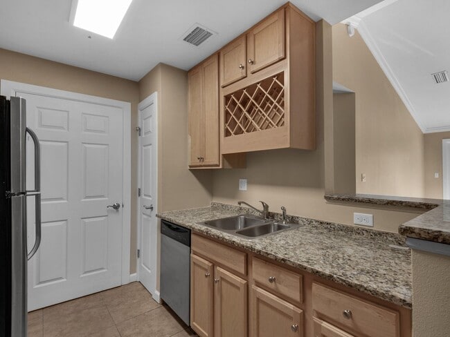 Building Photo - Beautiful One Bedroom Apartment in Fort Walton Beach!