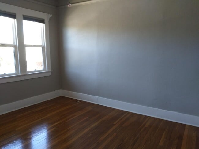 Building Photo - 1245 N 1st Ave
