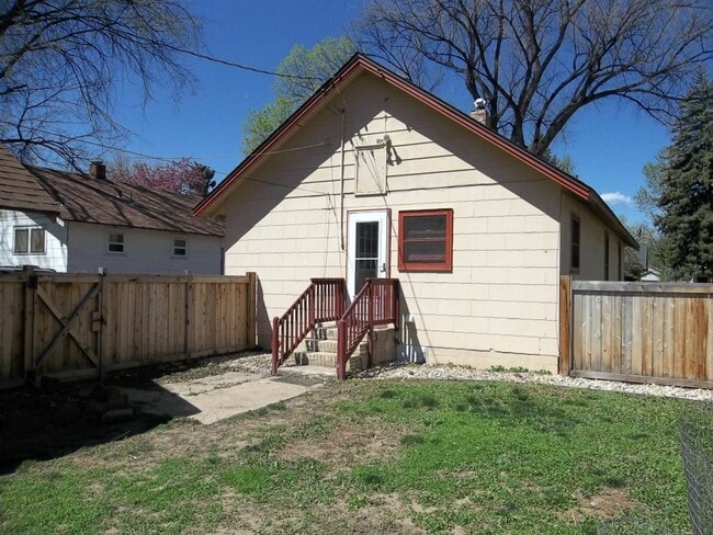 Building Photo - 234 N Sherwood St