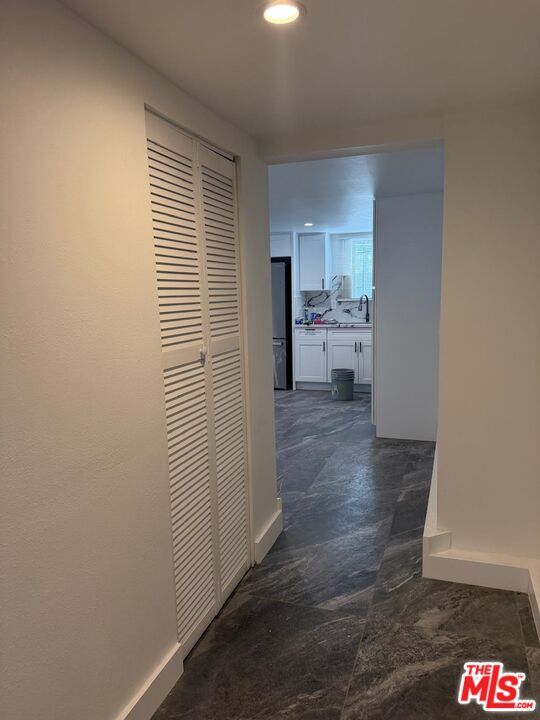 Building Photo - 160 W 59th St