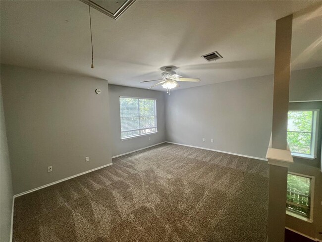 Building Photo - 1466 David Curry Dr