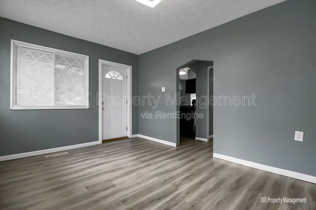 Building Photo - 2918 Azelda St