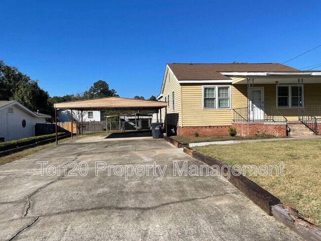 Building Photo - 411 20th Ave