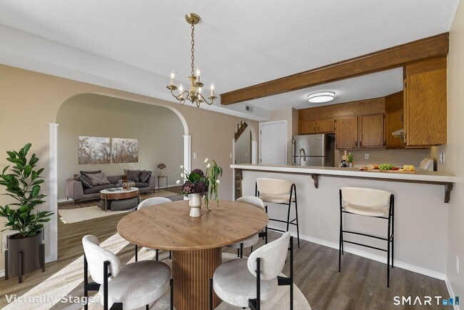 Building Photo - 68 Copper Beech Dr