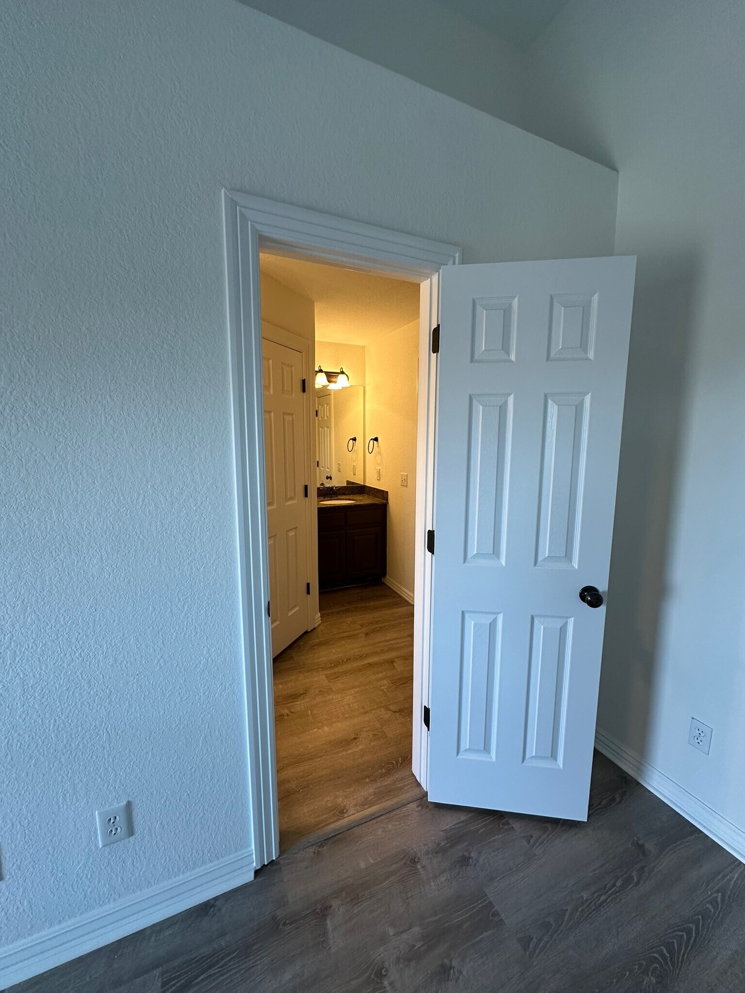 Building Photo - 571 N Rupple Rd