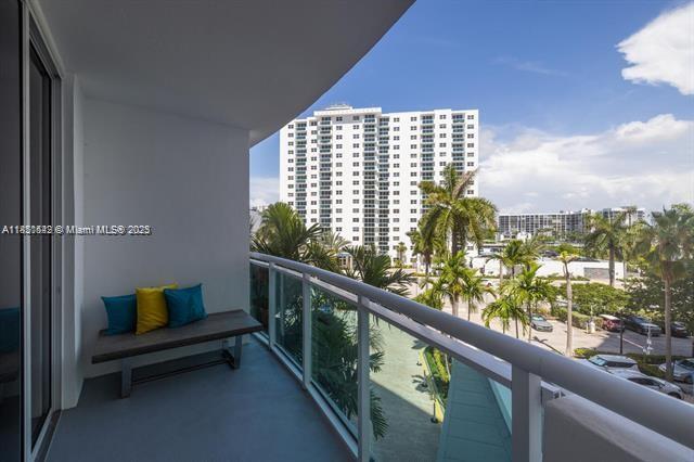 Building Photo - 3001 S Ocean Dr