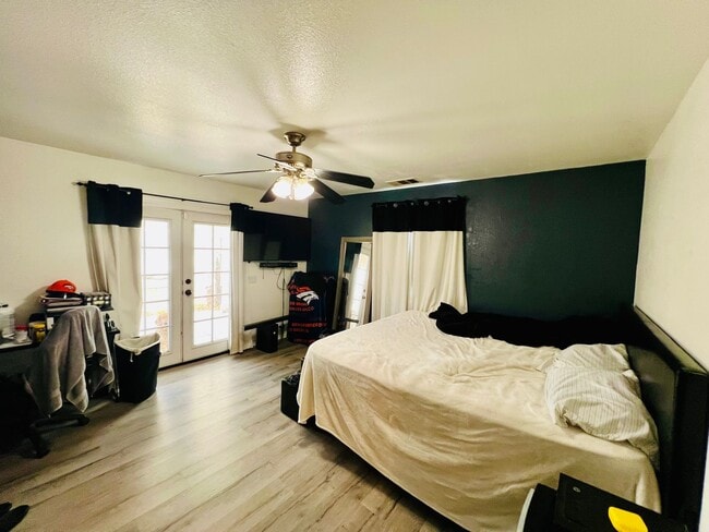 Building Photo - Spacious Single-Story 4 Bedroom Home with Lovely Backyard