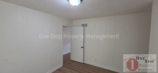 Building Photo - 2111 N 49th St
