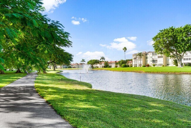 Building Photo - 14623 Bonaire Blvd