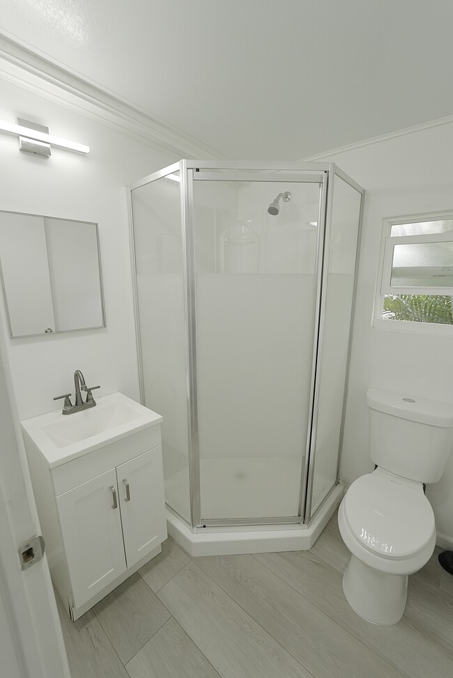 Building Photo - 8520 SW 18th Ct