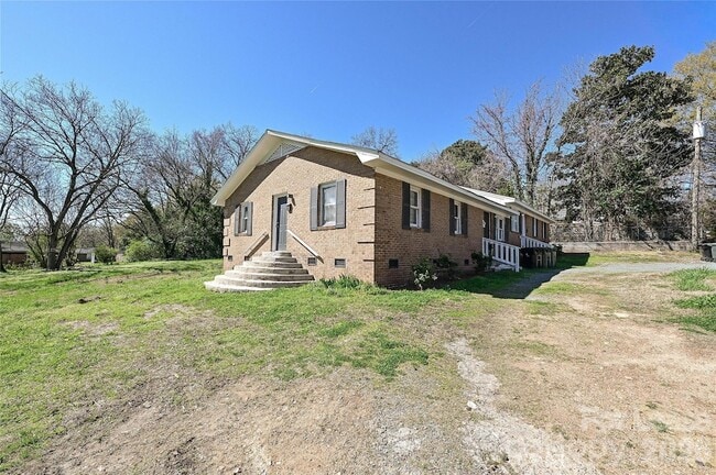 Building Photo - 306 E Hudson St