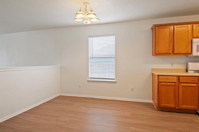 Building Photo - 2733 Crimson Sky Ct