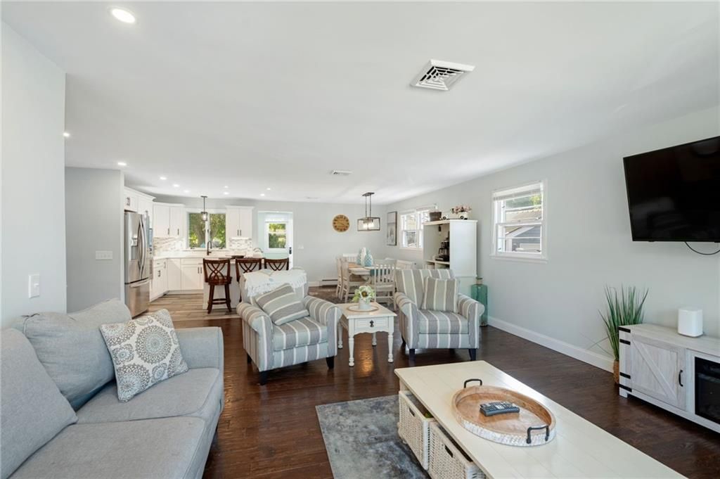 Building Photo - 9 Woodlund Ave