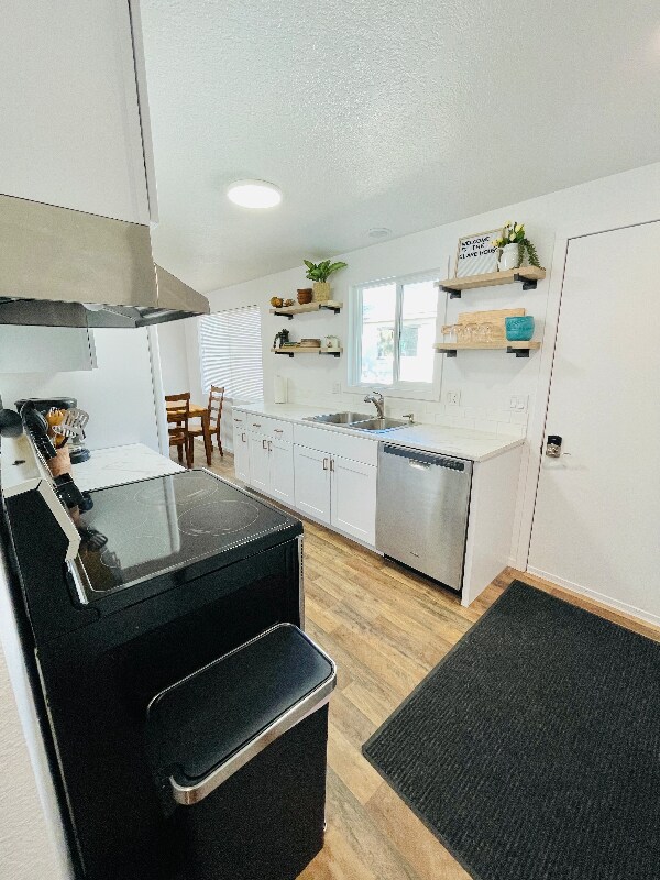 Primary Photo - 405 N Clarendon St