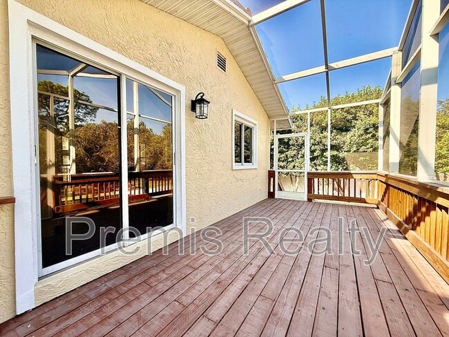 Building Photo - 957 Weathersfield Dr