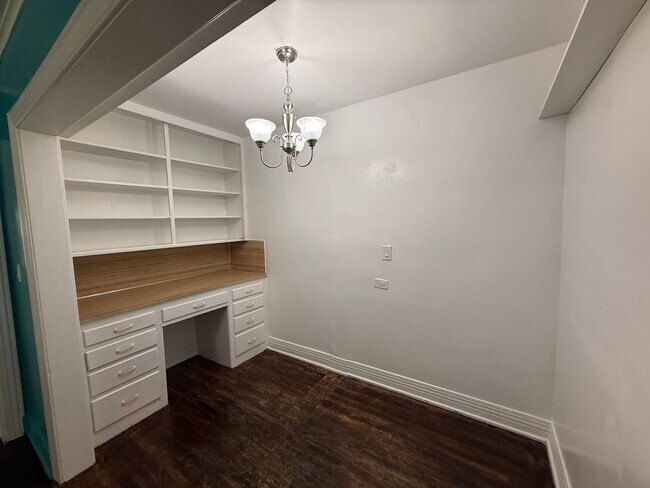 Building Photo - 2814 E Admiral Ct