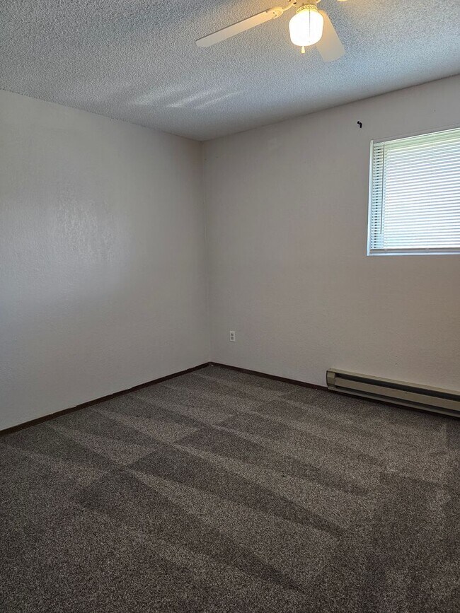 Building Photo - 1 Bed 1 Bath Apt.