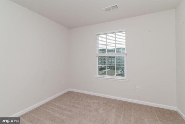 Building Photo - 6 Sparrow Cir