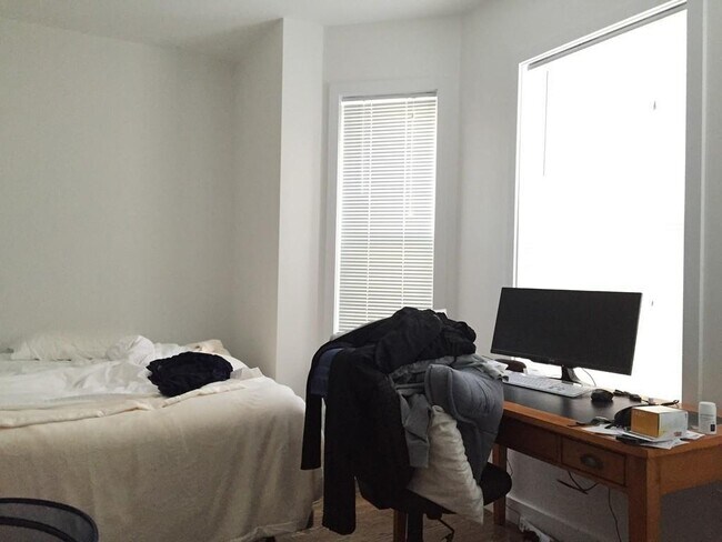 Building Photo - 19 Marney St