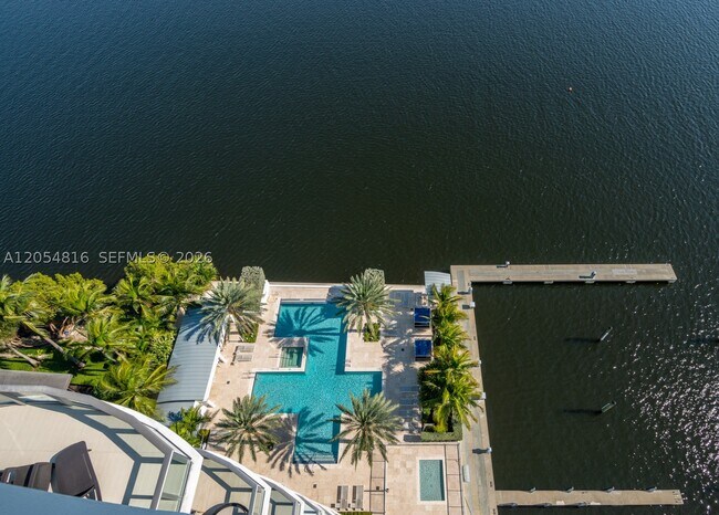 Building Photo - 17301 Biscayne Blvd