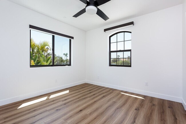 Building Photo - 2610-2612 Juan Street