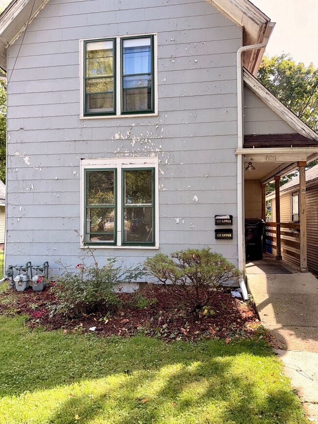 Primary Photo - 521 E Madison St