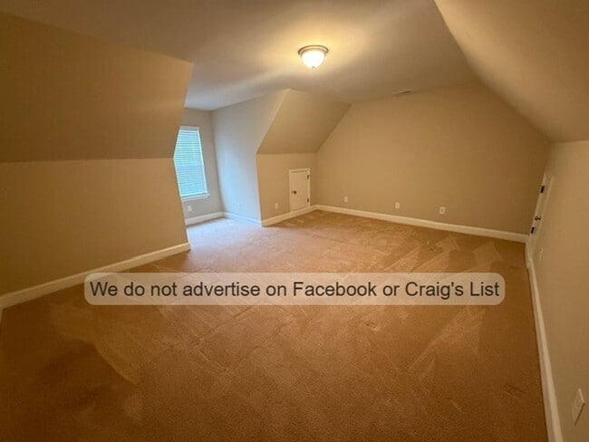 Building Photo - Carolina Lakes- Maplewood Drive