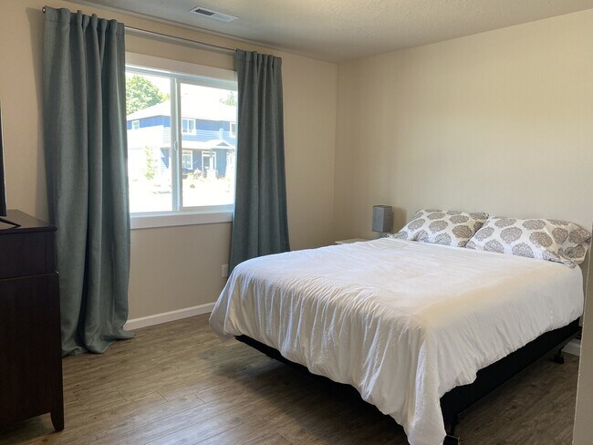 Building Photo - 2220 N Corbin Ct