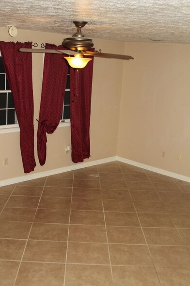 Building Photo - 105 bailey road