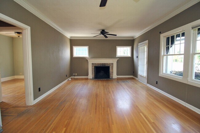 Building Photo - 3412 NE 59th Ave