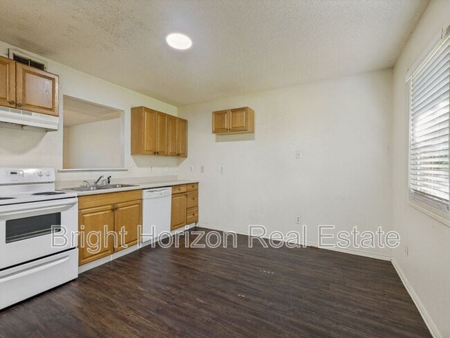 Building Photo - 1408 Arvel Cir