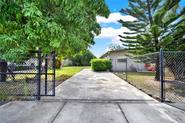 Building Photo - 14310 SW 271st Terrace