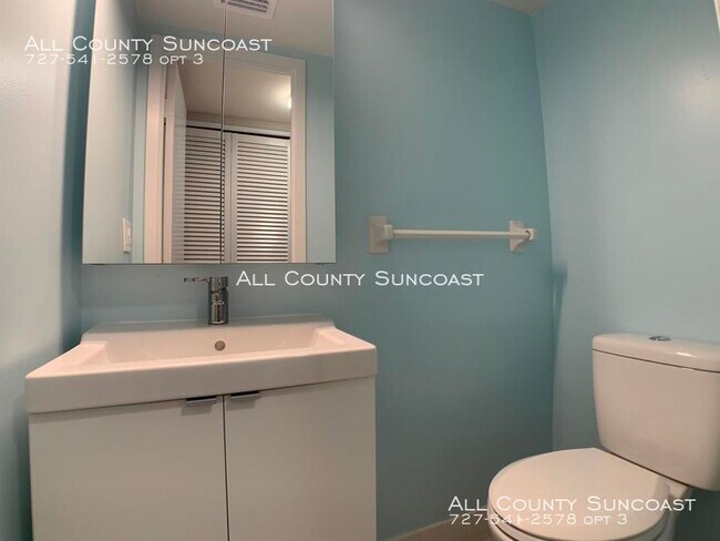 Building Photo - Beautiful 55+ Condo in Gateway Square!