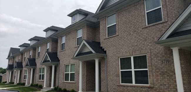 Building Photo - Kennedy Place Townhomes