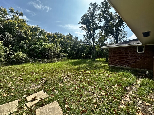 Building Photo - 14235 Lamonte Ln