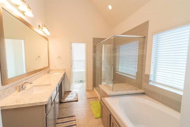 Building Photo - 9926 Spring Shadows Park Cir