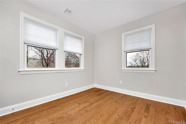 Building Photo - 14 A Ave