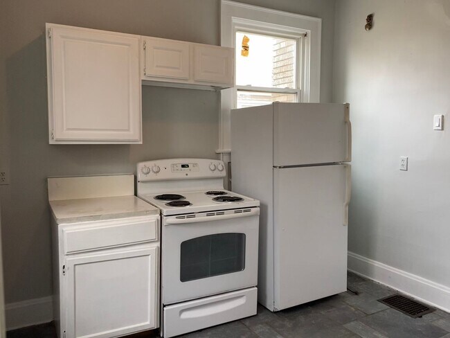 Building Photo - 4226 W 8th St